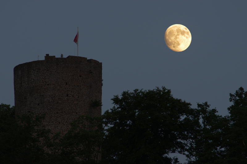 Mond über Blankenberg 20220612